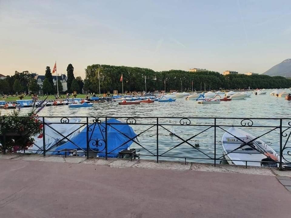 Hyper Centre Annecy Et Bord Du Lac Extérieur photo